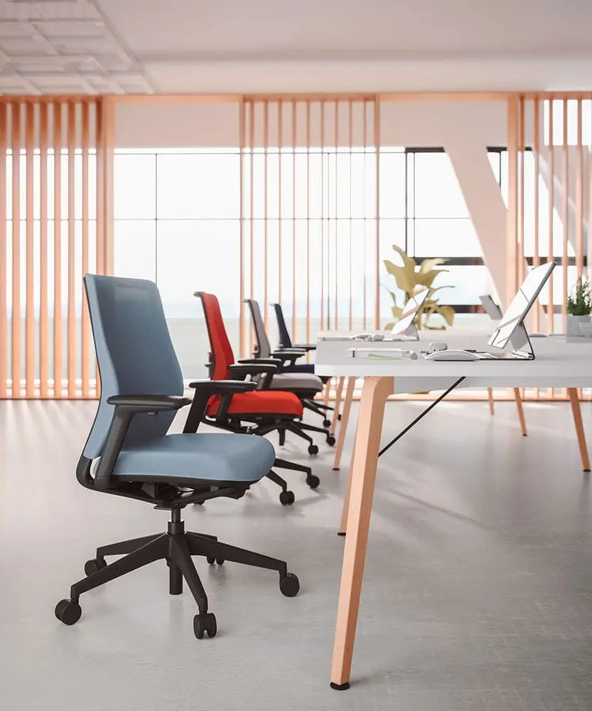 Silla A+S Work con mesa de madera