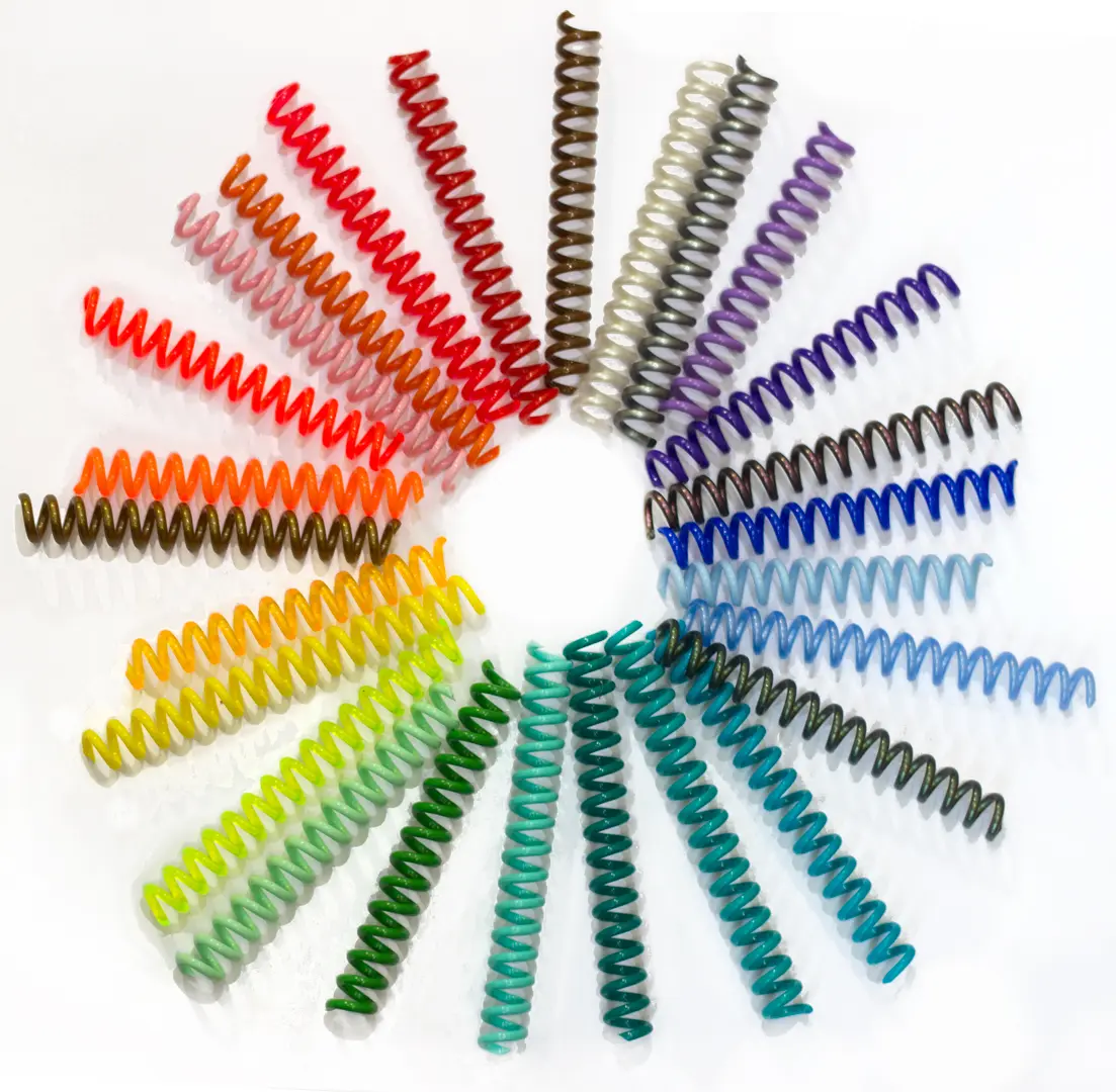Colores de espiral de plástico