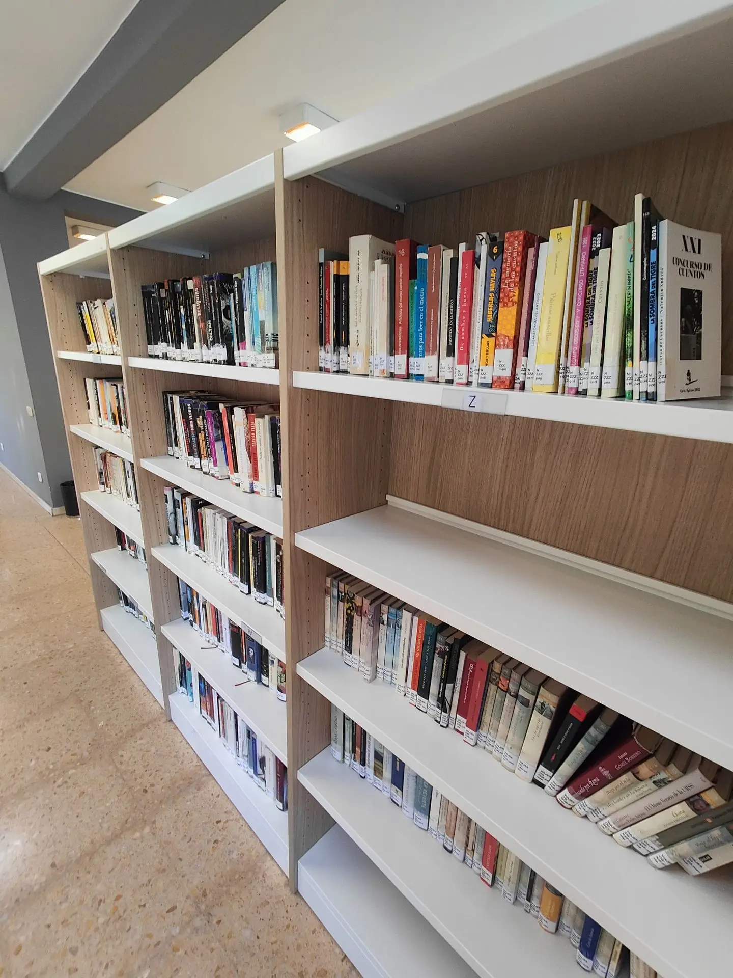 Estanterías para biblioteca Class en acabado acacia Estanterías para biblioteca Class en acabado acacia