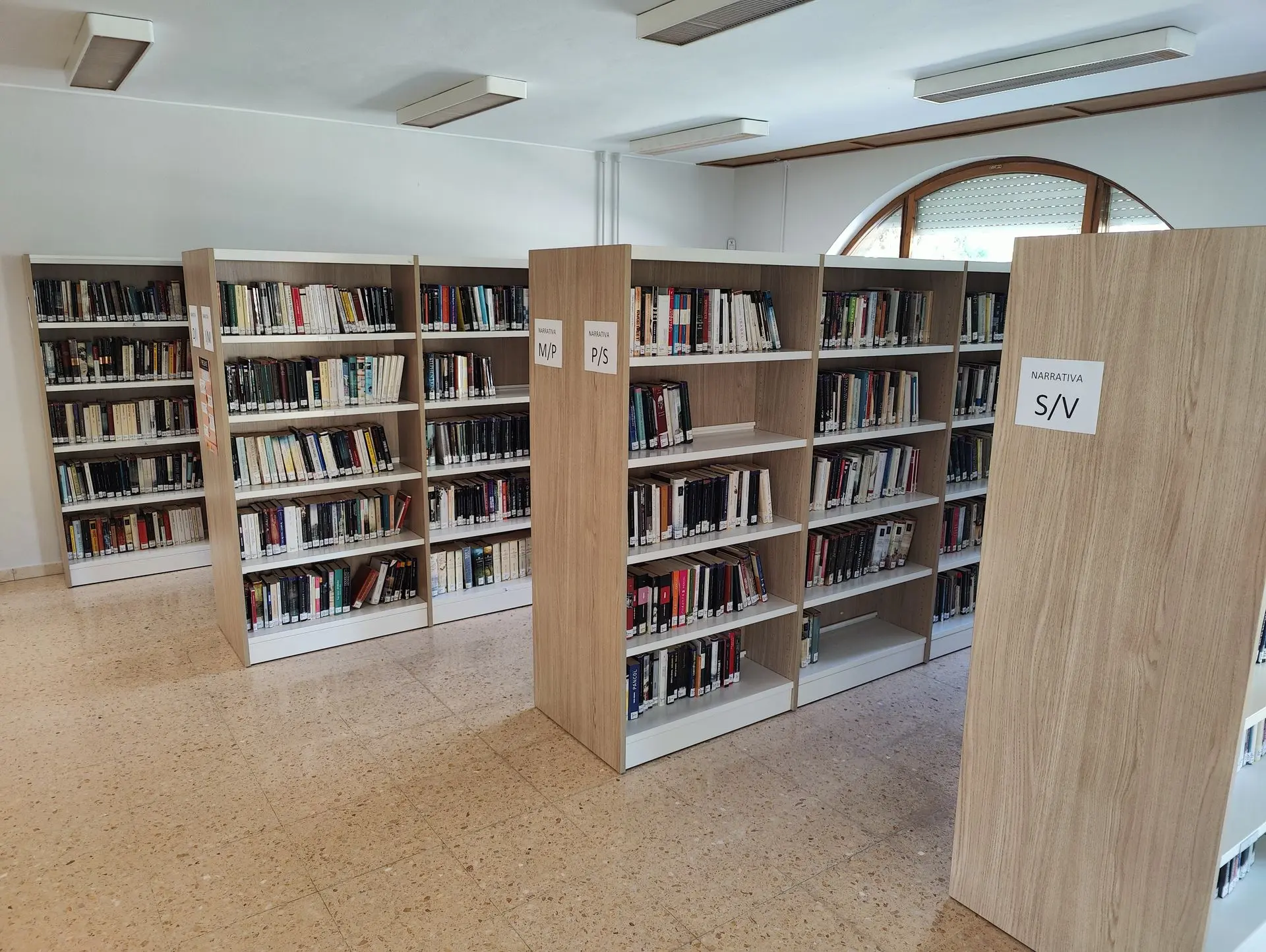 Estanterías para biblioteca Class de Actiu Estanterías para biblioteca Class de Actiu