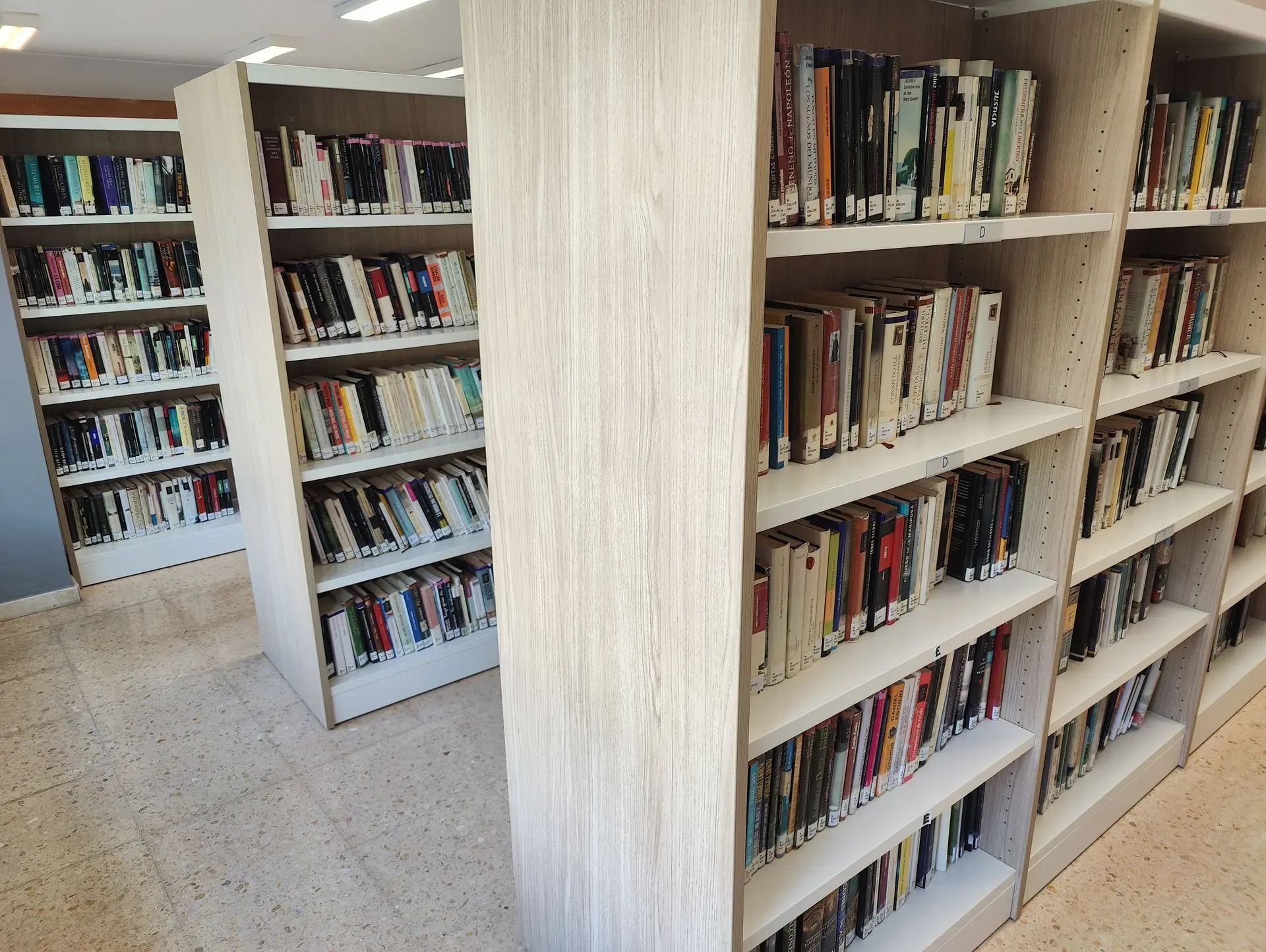 Estanterías para biblioteca Class de Actiu Estanterías para biblioteca Class de Actiu