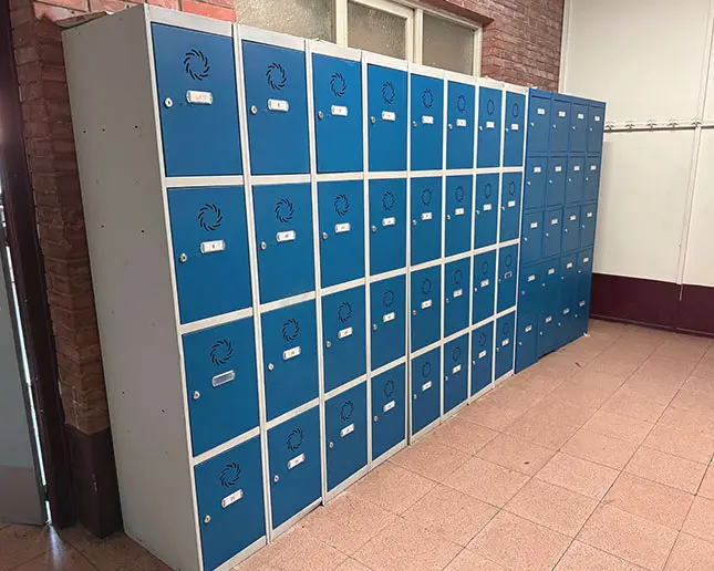 taquillas metálicas modulares multicelda para vestuarios profesionales