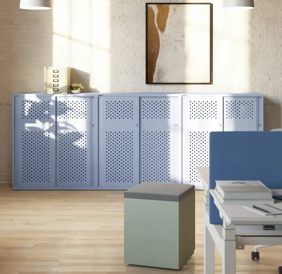 Armarios metálicos de diseño con puerta perforada en color lila