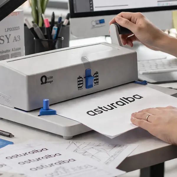 Encuadernación con espiral en oficina técnica de Asturalba