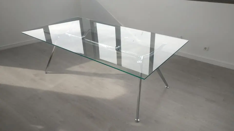 Mesa de reunión Arkitek instalada por Asturalba en Asociación de Empresarios de Gijón Mesa de reunión Arkitek instalada por Asturalba en Asociación de Empresarios de Gijón