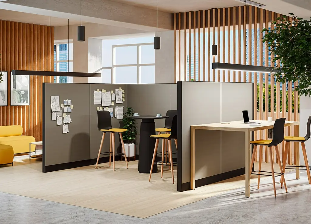Las divisorias modulares permiten configurar espacios de trabajo de forma flexible y escalable. 