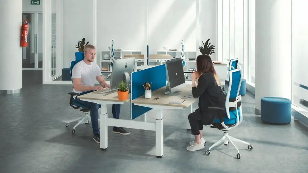 Soluciones para separar puestos de trabajo, mejorar la privacidad y organizar espacios profesionales. Elige entre separadores de mesa, mamparas y divisorias modulares según tu necesidad.