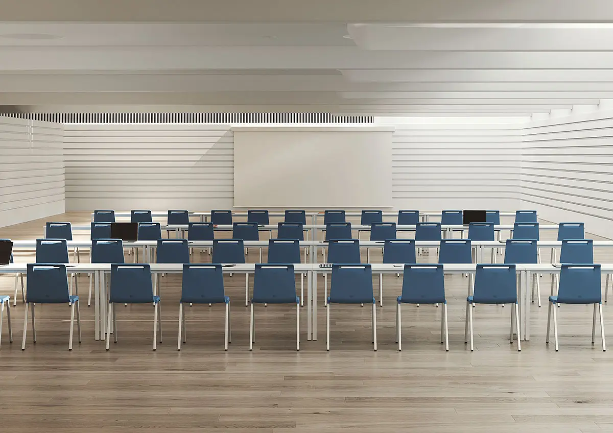 Aula de formación mesas Colectiva y sillas Mit