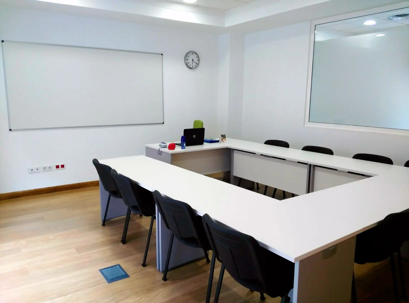 Meas Ofimat en forma de U