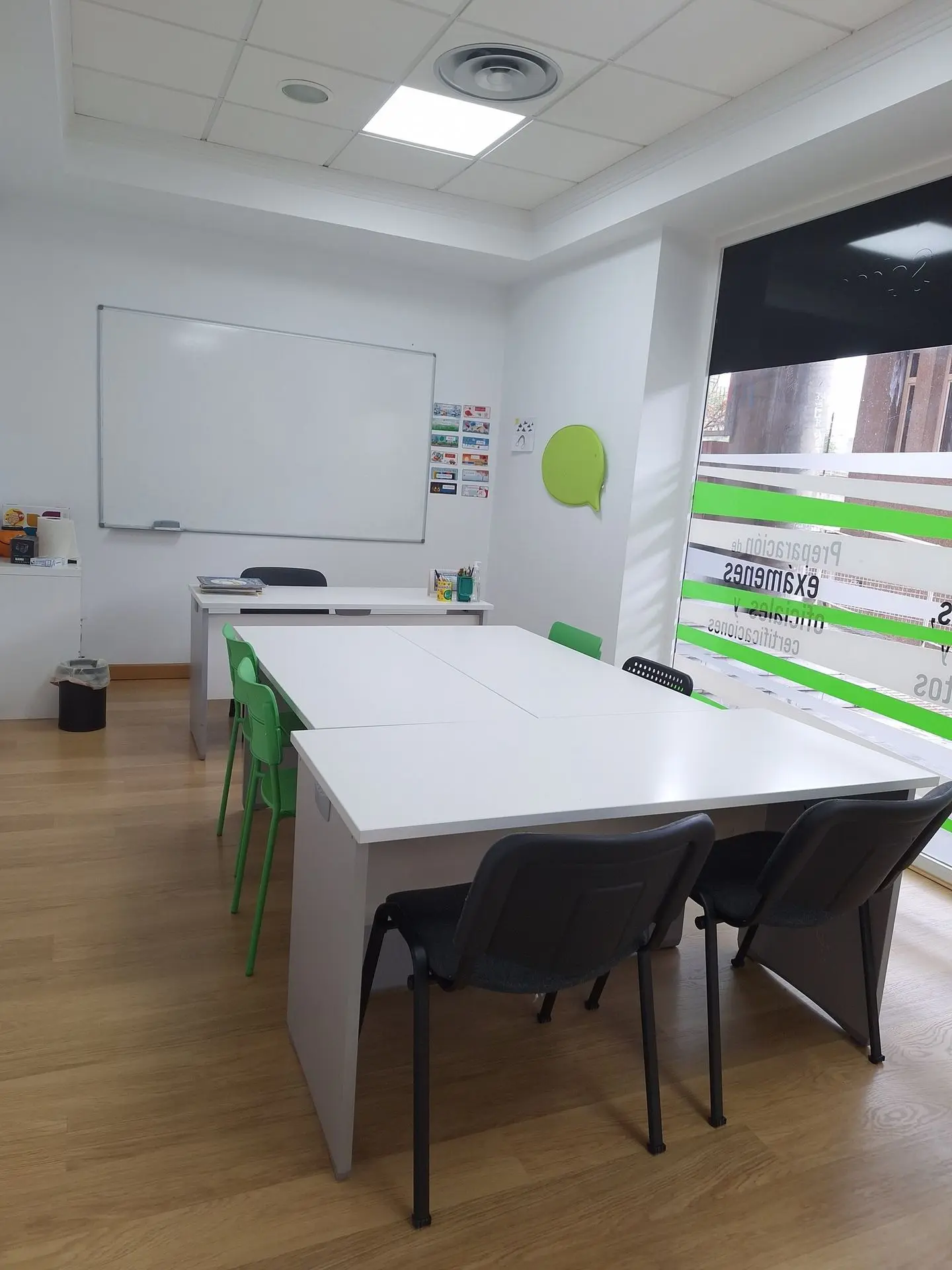 Mesas Ofimat en configuración de aula