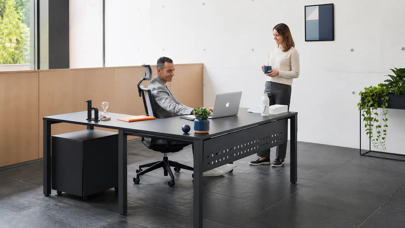 Escritorios de trabajo modernos Vital Pro de Actiu
