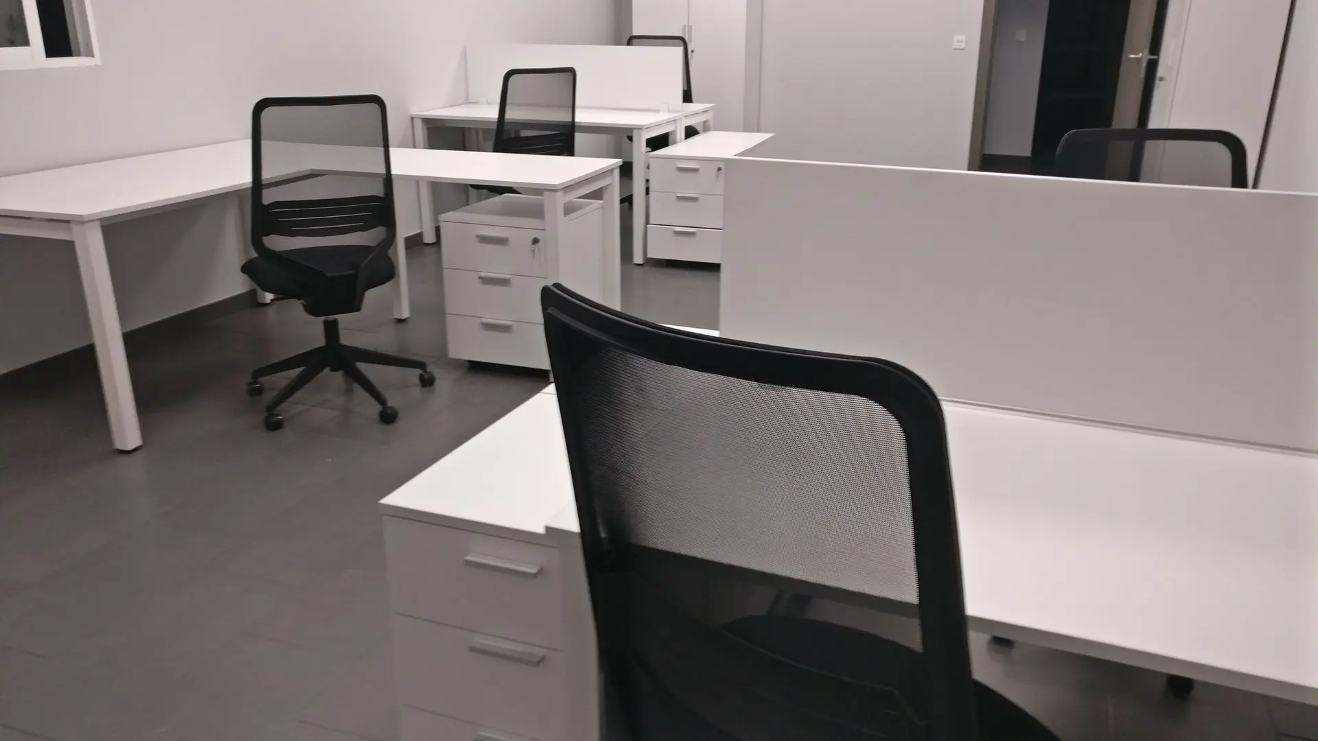 Silla ergonómica con malla negra Silla ergonómica con malla negra