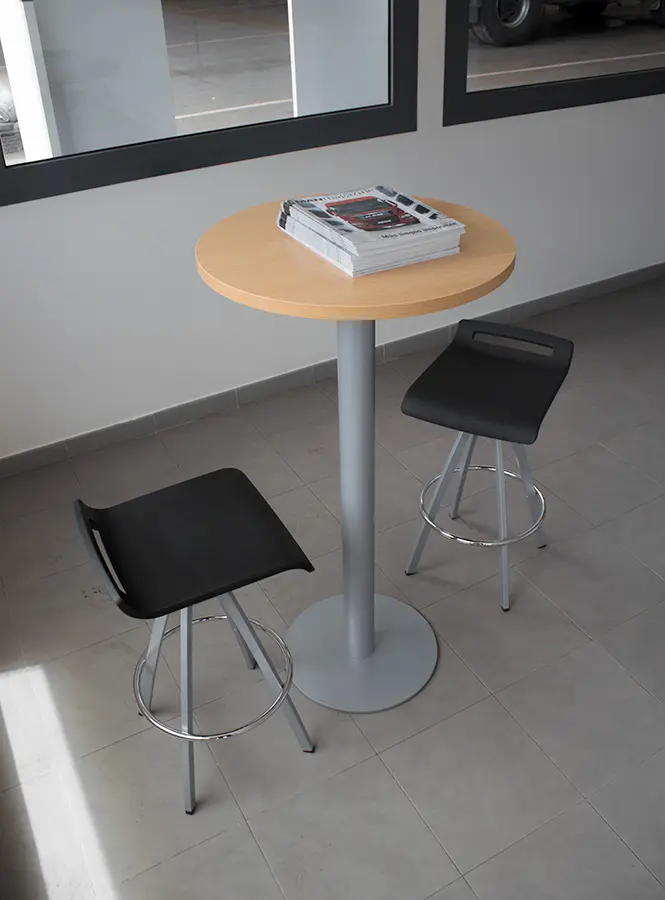 Mesa Tabula y taburetes Mit