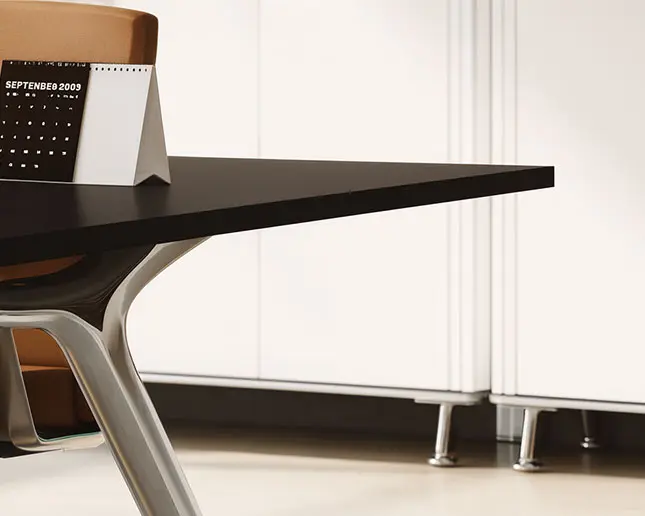 Mesa Arkitek instalada por Asturalba en entorno de lujo