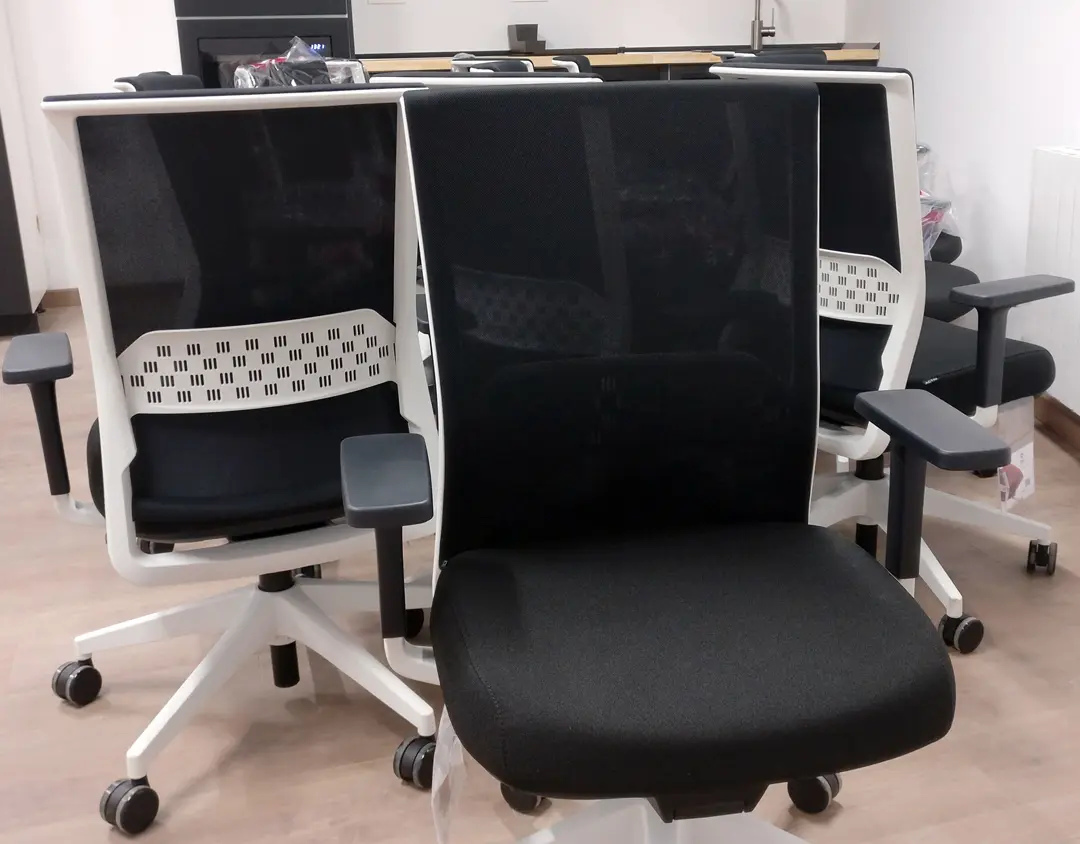 Sillas Stay en oficina de Virtway Sillas Stay en oficina de Virtway