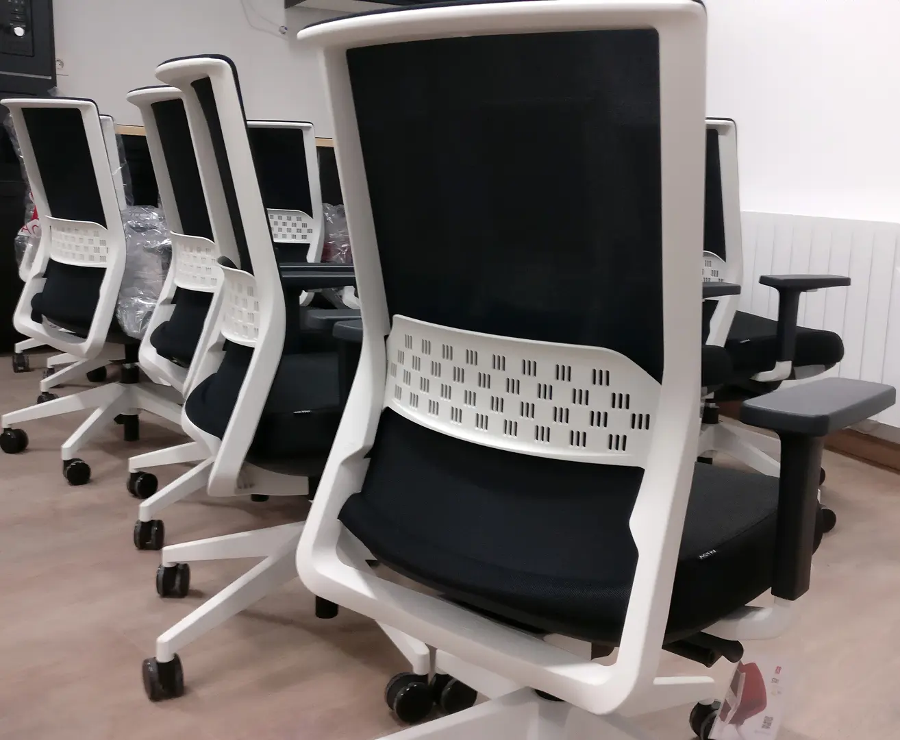 Sillas Stay en oficina de Virtway Sillas Stay en oficina de Virtway