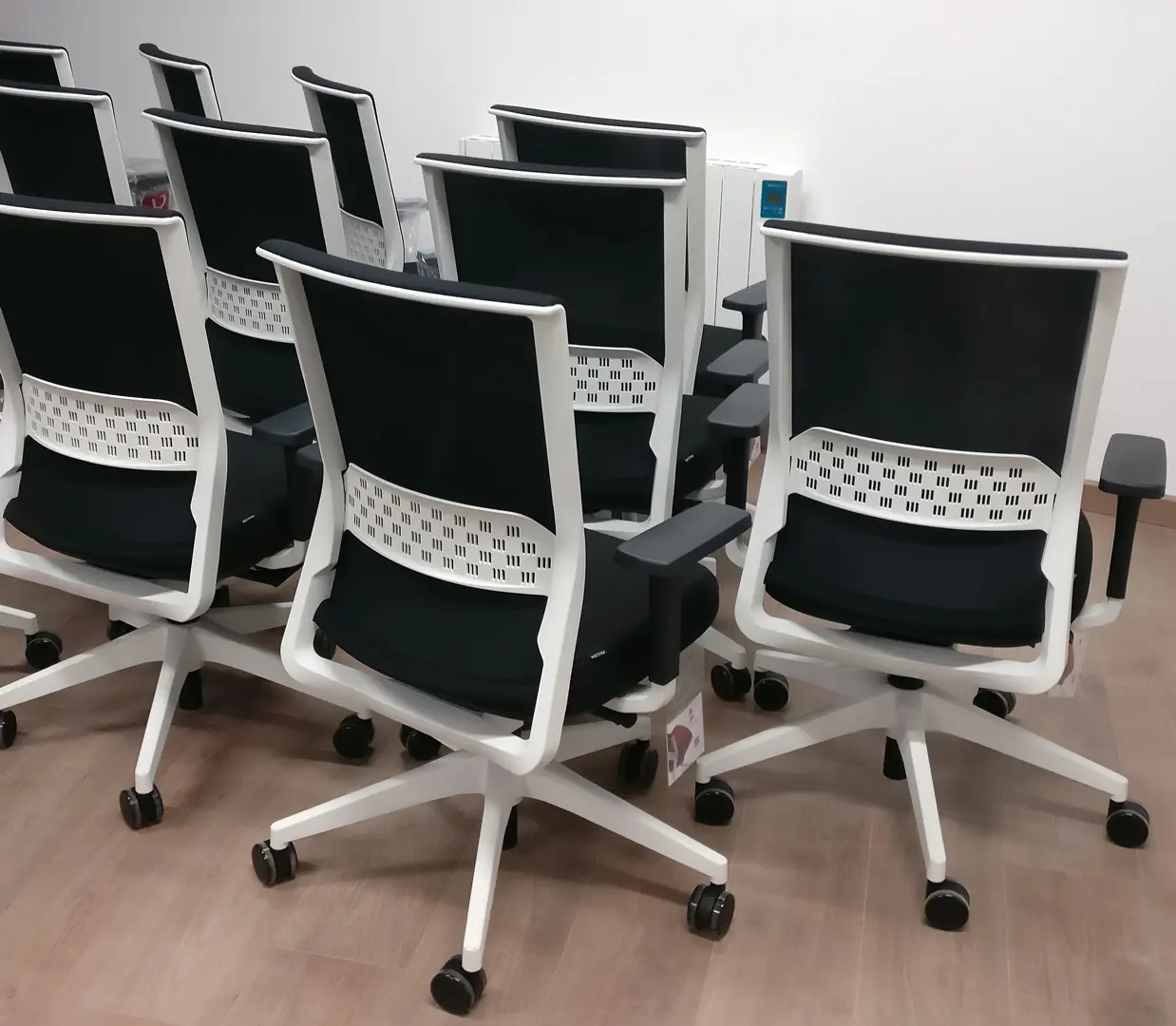 Sillas Stay en oficina de Virtway Sillas Stay en oficina de Virtway