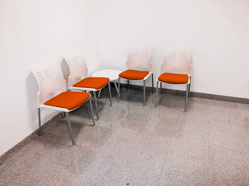 Bancadas Spacio Actiu en sala de espera Bancadas Spacio Actiu en sala de espera