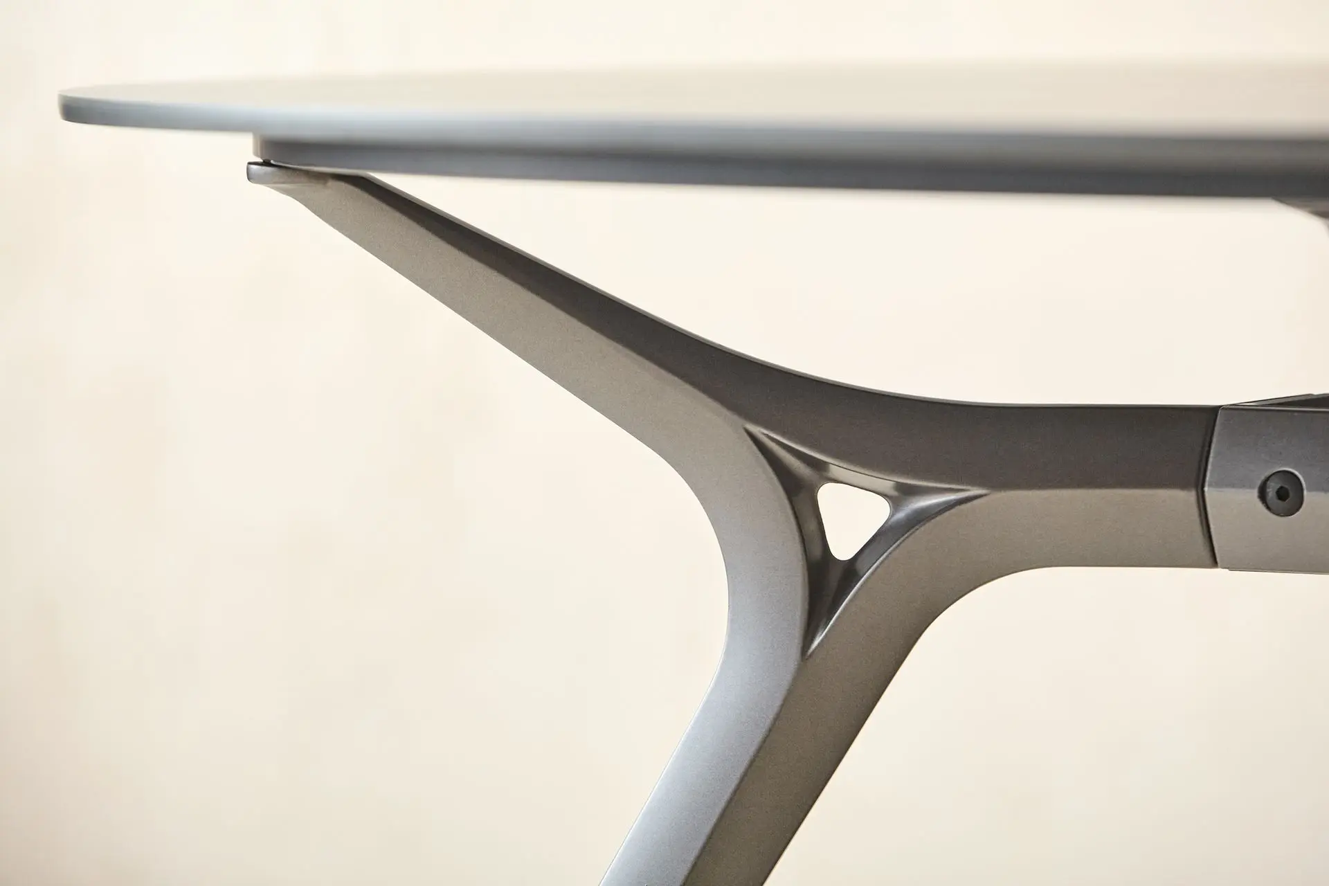 Diseño de mesa Arkitek, una de las más vendidas en Asturalba.com