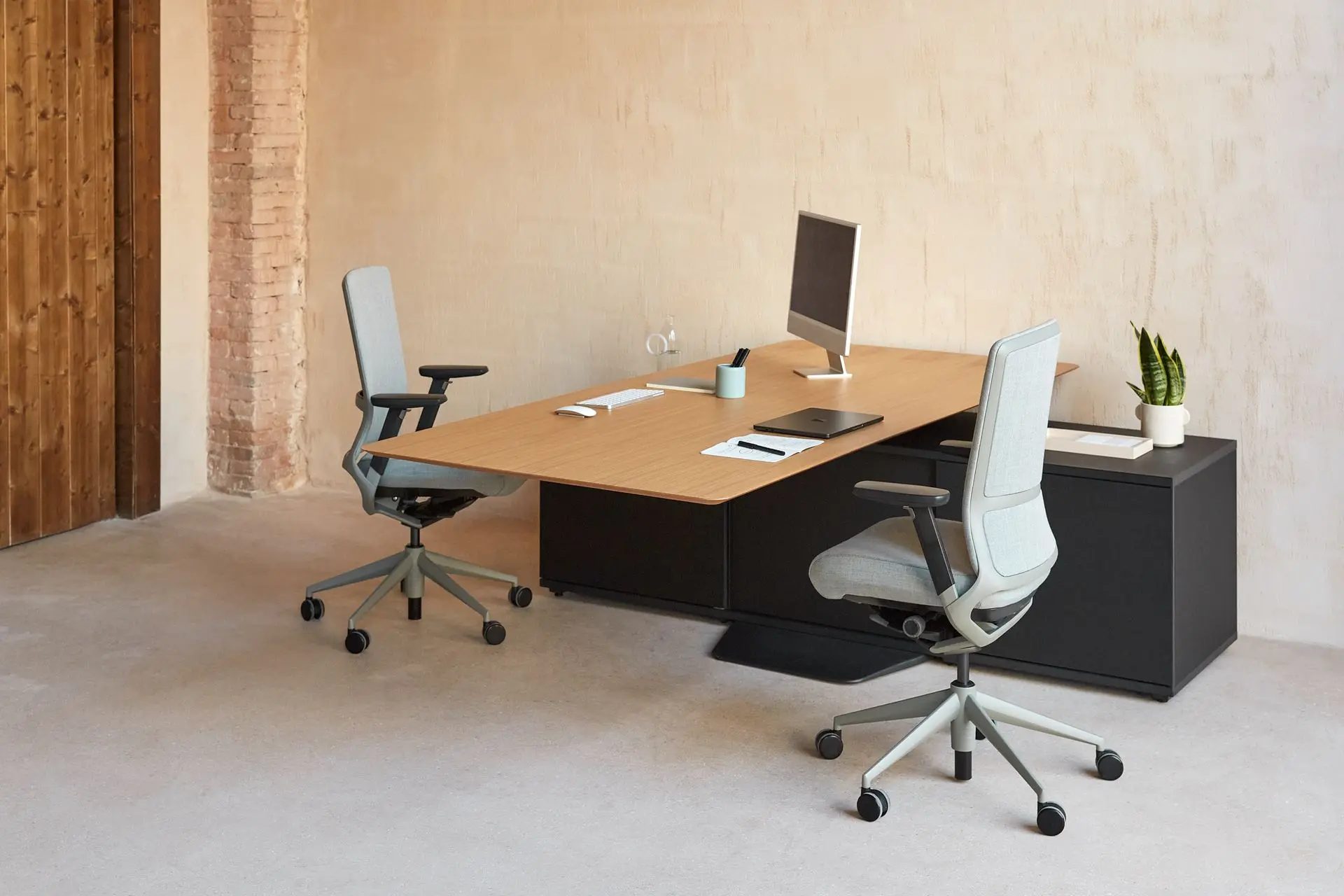 Mesa Menssula con tablero laminado