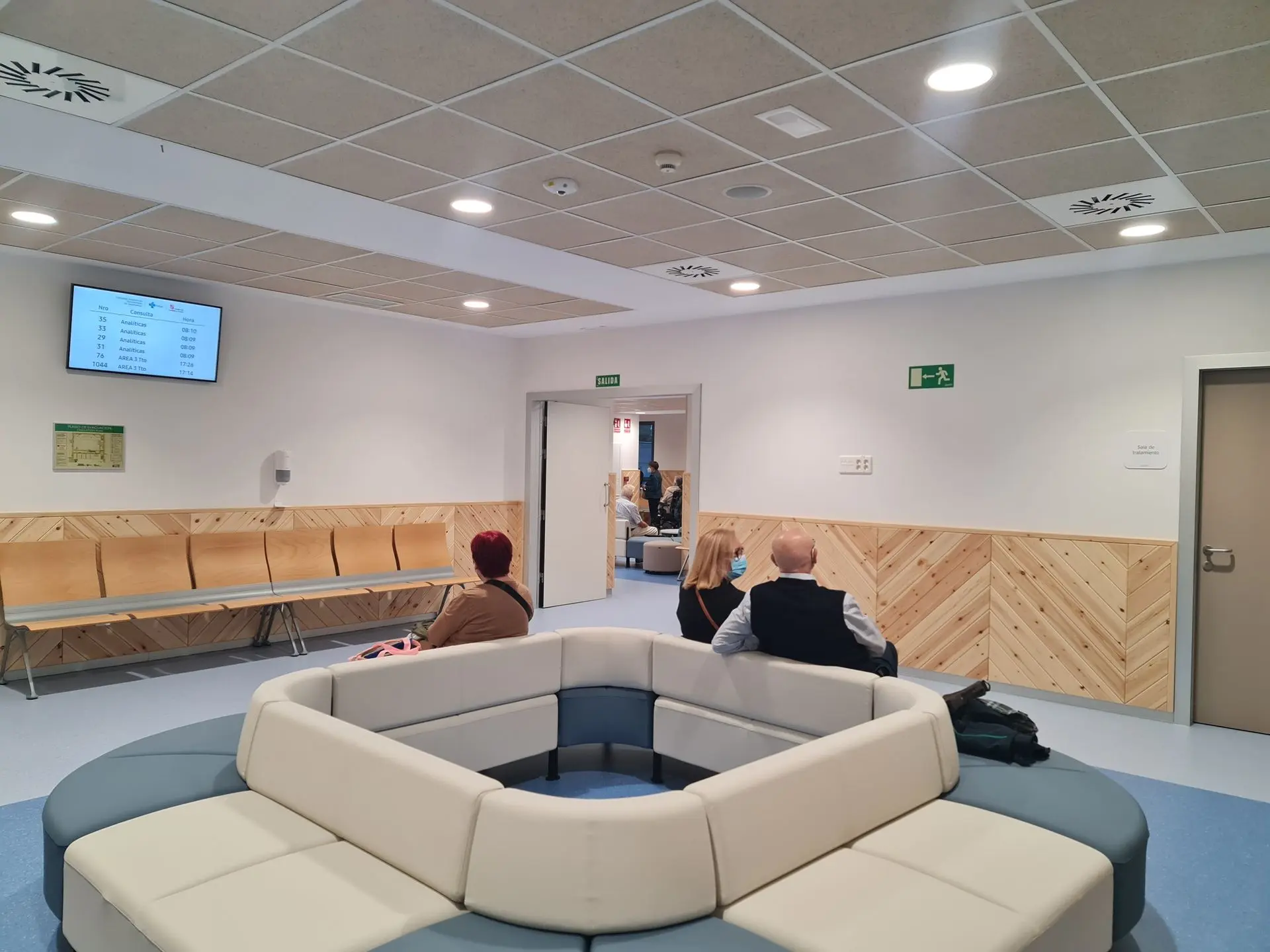 Sofá modular Bend en sala de espera de Hospital