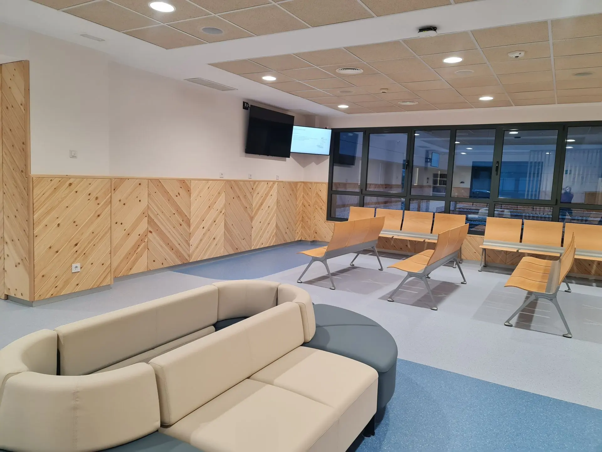 Sofá modular Bend en sala de espera de Hospital