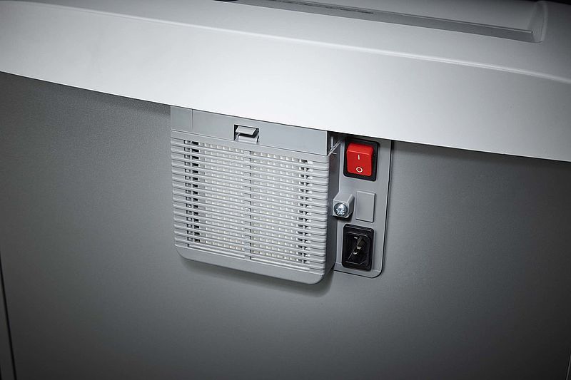 Destructora de papel con bajo consumo energético Dahle 404 MHP CleanTec 51214-13412 con cabezal de corte en partículas de 4 x 40 mm.
