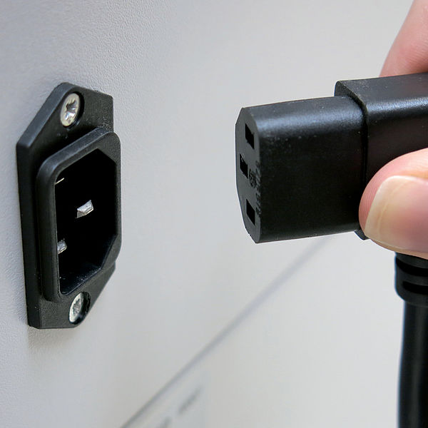 Alimentación por cable destructora de papel Dahle 116 40606-05223 con corte en partículas de 2 x 15 mm.