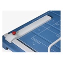 Tope posterior regulable para seleccionar formato y cortar a 90º