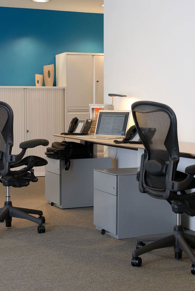 Cajonera móvil Bisley Note con 1 cajón personal y 1 de archivo color gris