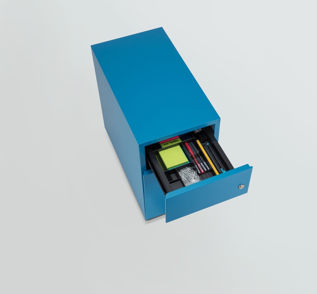 Cajonera móvil Bisley Note con 1 cajón personal abierto y 1 de archivo en color azul