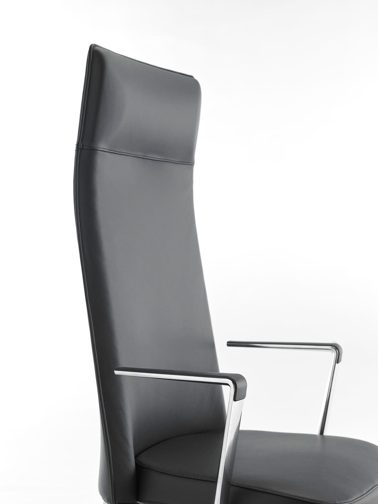 Sillón de oficina Cron en cuero negro