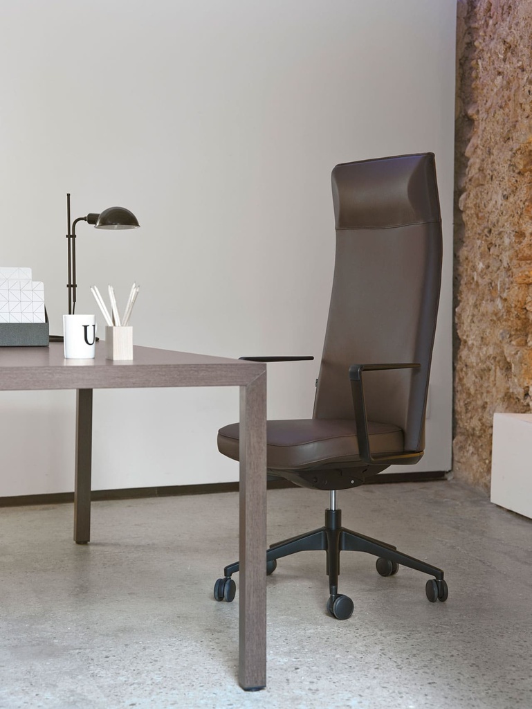 Sillón de oficina Cron en cuero marrón