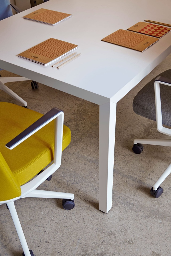 Sillones Cron con brazo y base de aluminio blanco