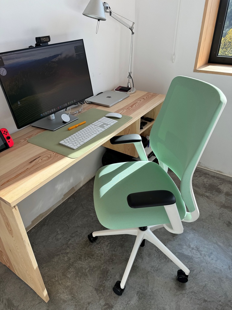 Silla A+S Work 50 tapizada en color verde