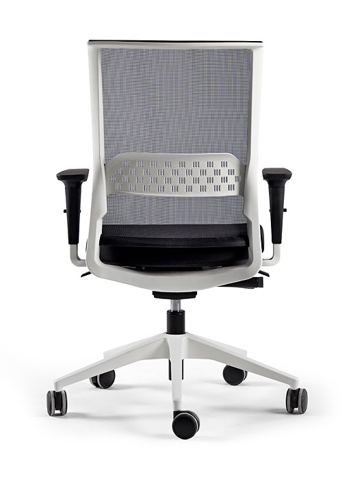 Silla Stay con estructura blanca y respaldo de malla ergonómica para envío rápido