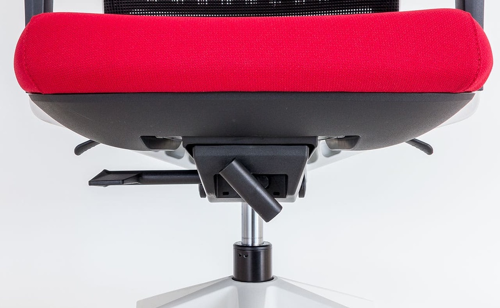 Silla Stay con malla negra y asiento rojo