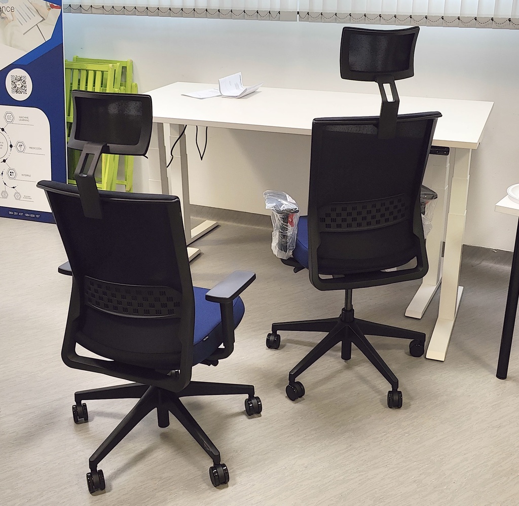 Sillas Stay en instalación de Asturalba en empresa que aplica la inteligencia artificial en servicios sanitarios de Oviedo