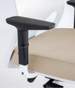 Detalle de la silla Efit 40 en blanco y beige