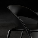 Silla de diseño Actiu Bee en tono negro con respaldo ergonómico