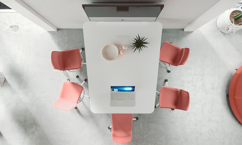 Sillas Noom 50 en acabado Coral en sala de videollamadas