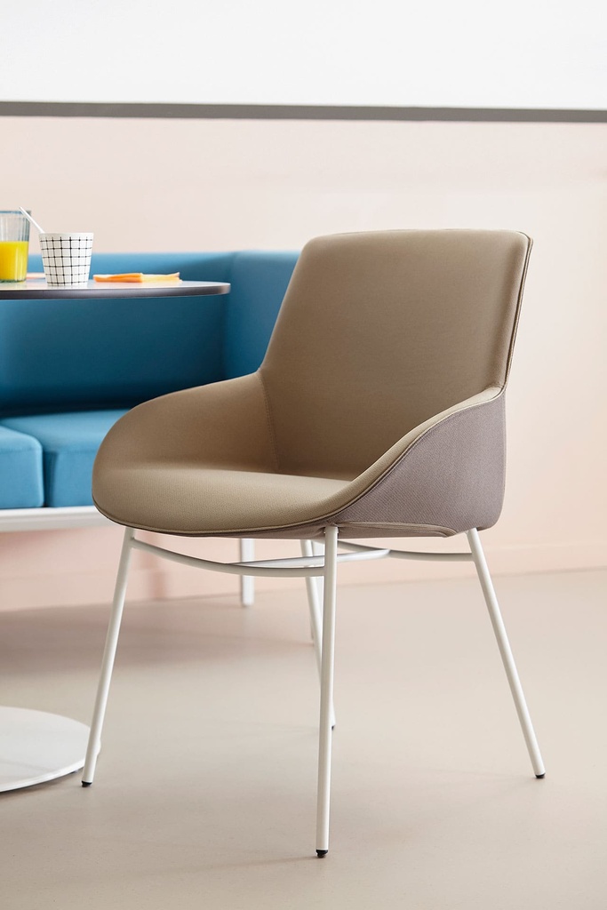 Sillas Noom 30 con 4 patas de acero y tapizado a dos colores