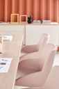 Sillas Noom 30 con 4 patas de acero y tapizado rosa
