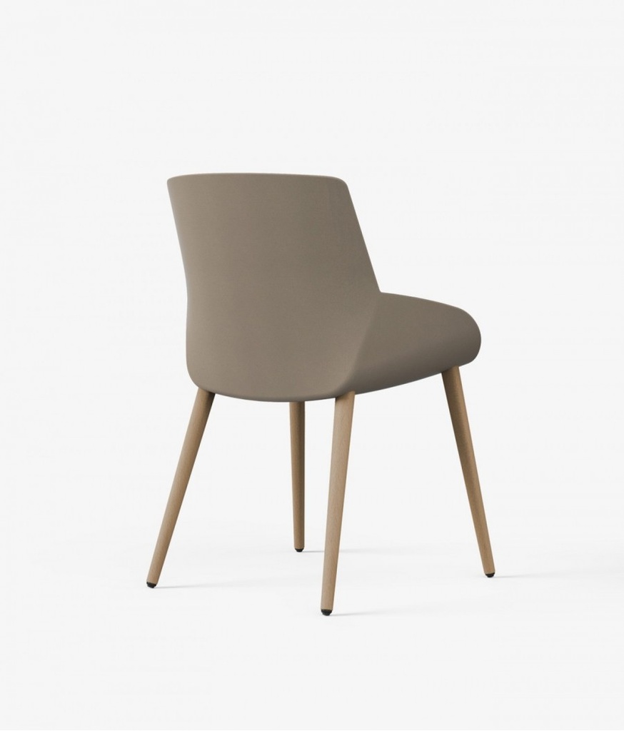 Silla Noom 30 con 4 patas de madera cónicas y tapizado beige