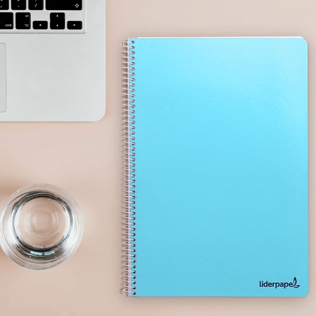 Cuaderno de espiral Folio cuadriculado 80 hojas en mesa de oficina