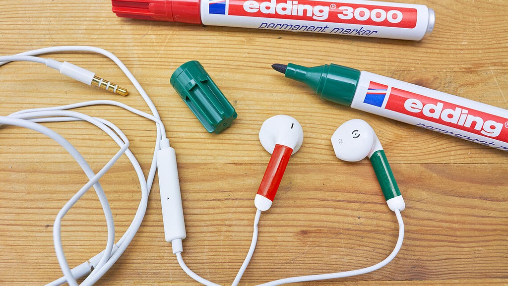 Lámpara de camping personalizada con lettering hecho con Edding 3000 negro