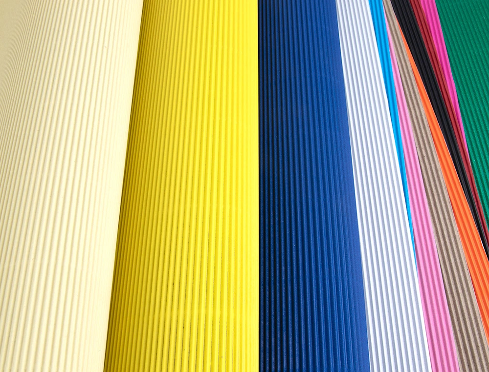 Cartón ondulado Liderpapel amarillo 50x70 cm 320 g/m² para manualidades y diseño escolar 10 unidades