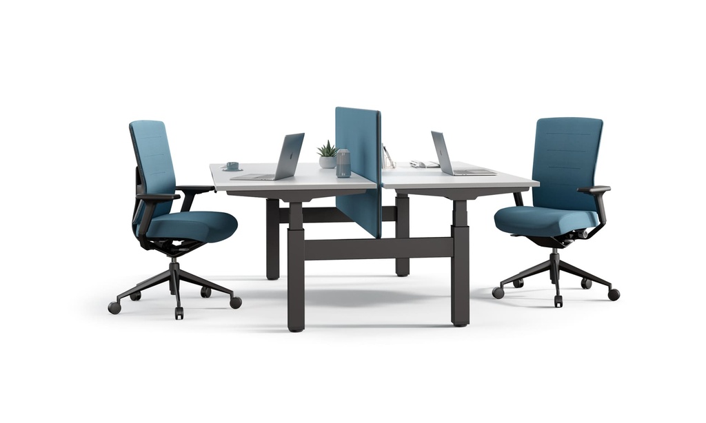 Oficina con mesa Mobility doble de Actiu con estructura negra