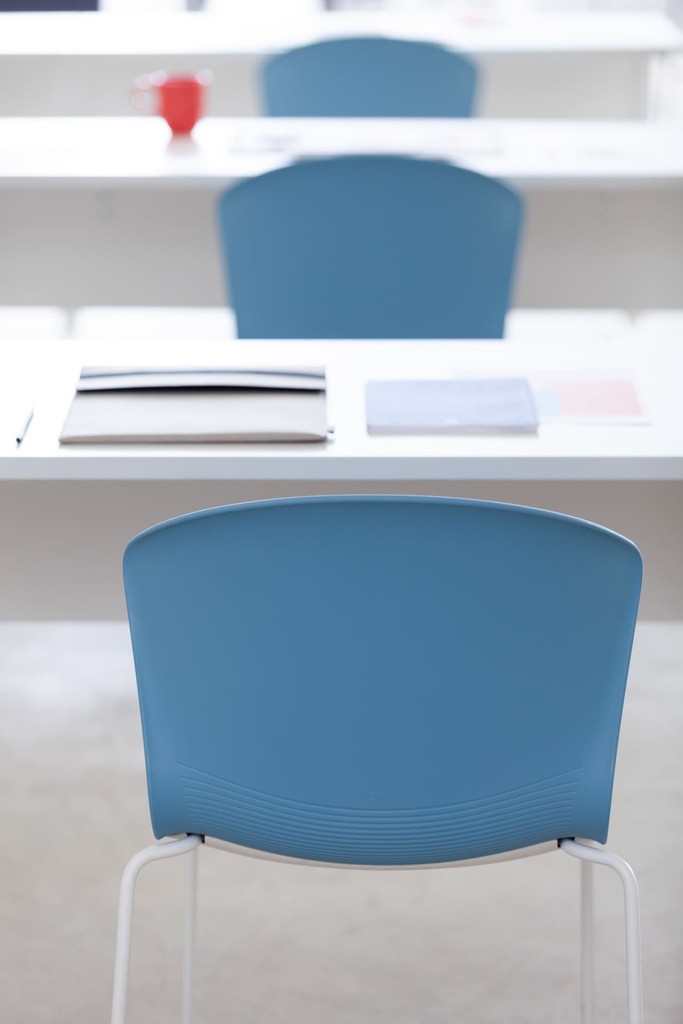 Mesa abatible y móvil con ruedas Talent de Actiu de 80 cm de fondo