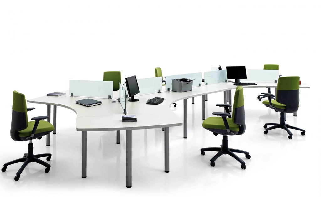 Mesa Cool C300 en sala multipuesto